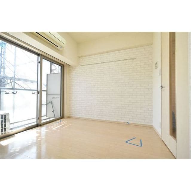 Room image 16