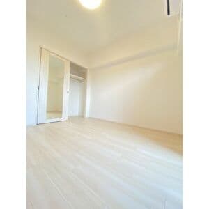 Room image 14