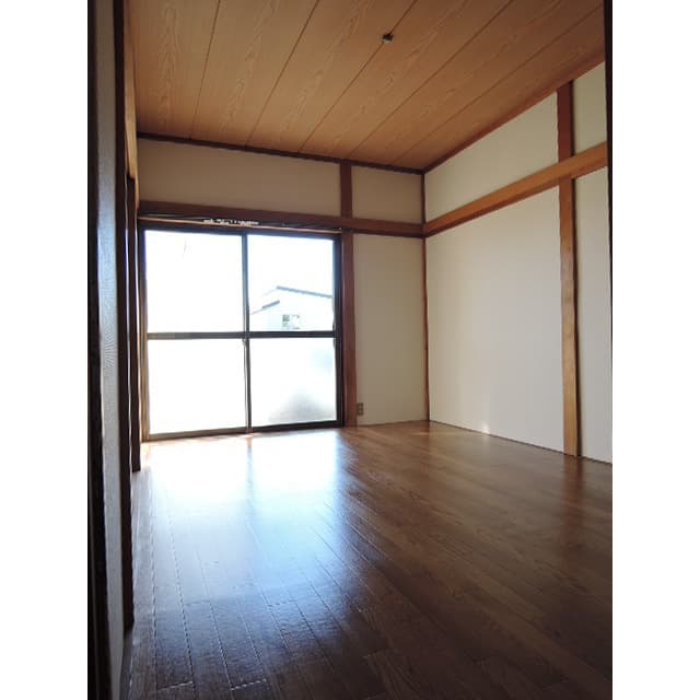 Room image 13