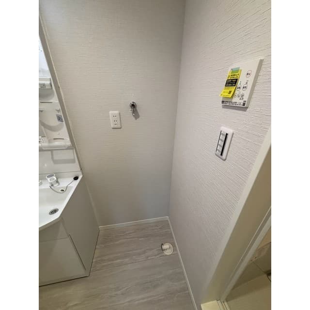 Room image 13