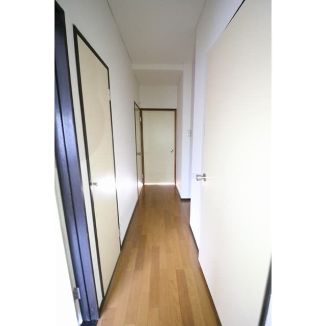 Room image 15