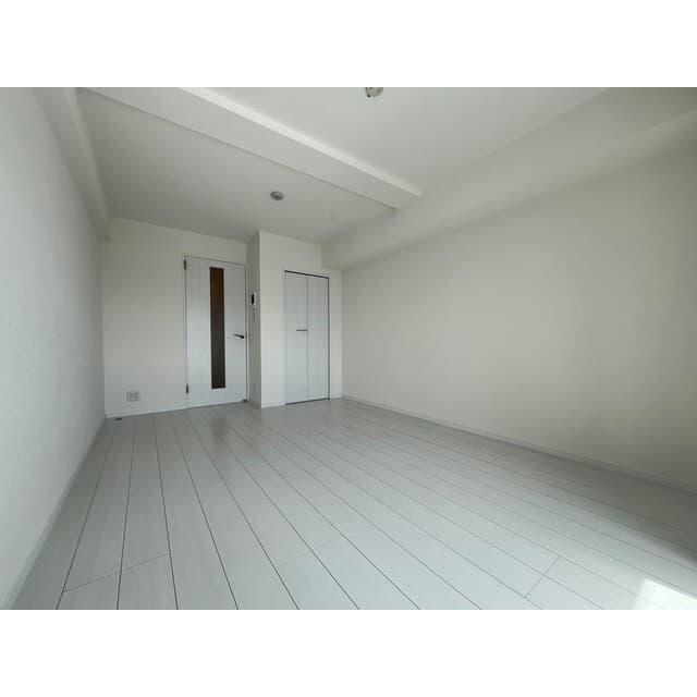Room image 14