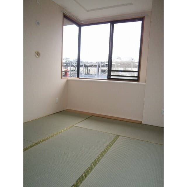 Room image 12