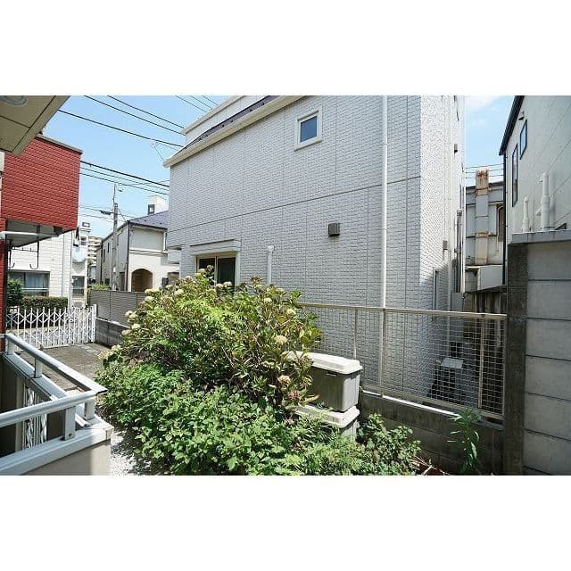 Room image 16