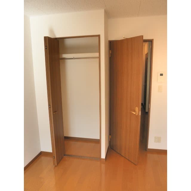 Room image 13