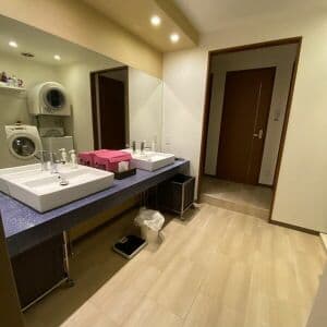 Room image 8