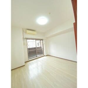 Room image 16