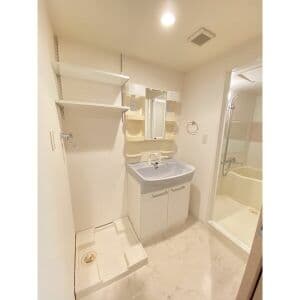 Room image 12