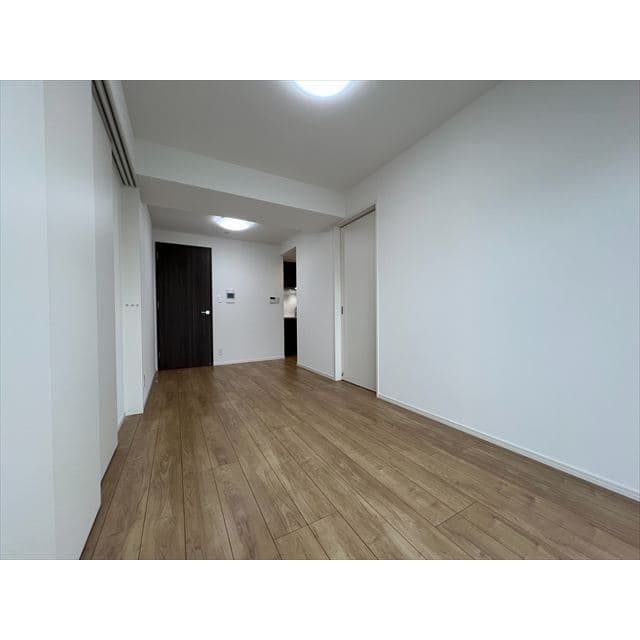 Room image 15