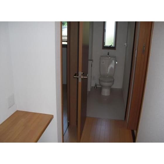 Room image 8