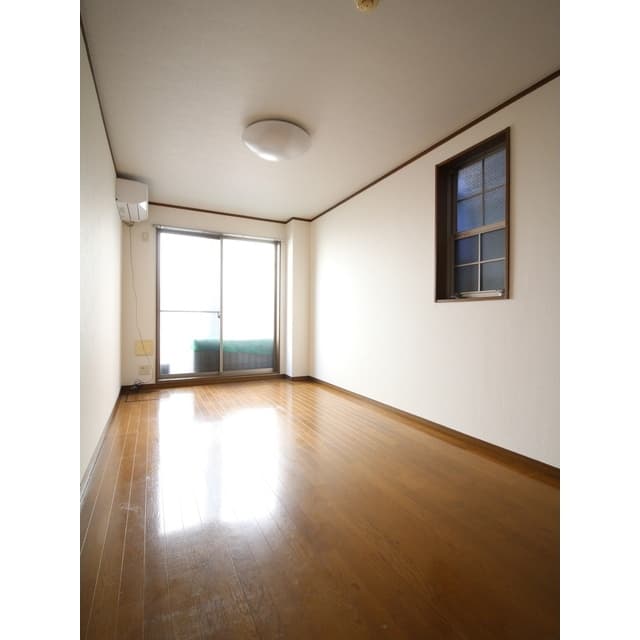 Room image 15