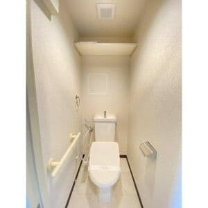 Room image 15