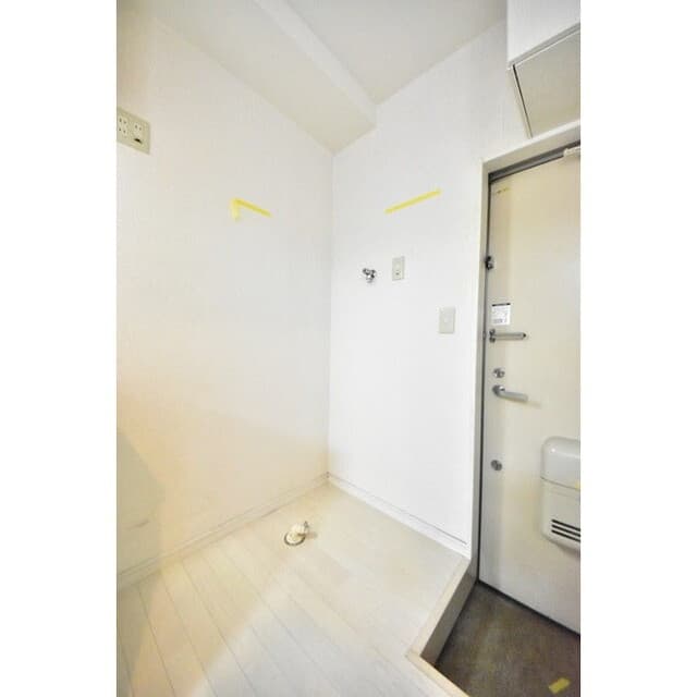 Room image 13