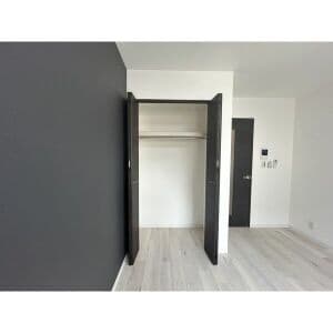 Room image 16