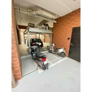 Room image 8
