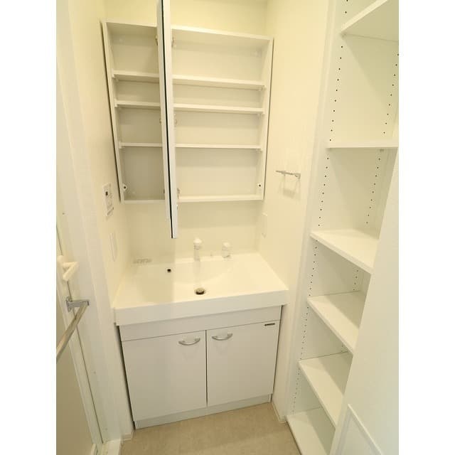 Room image 15