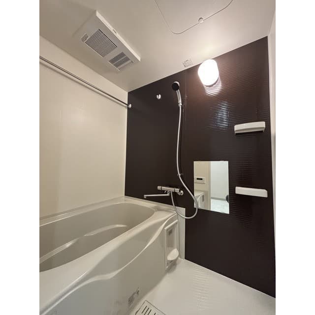 Room image 13