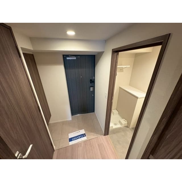 Room image 8