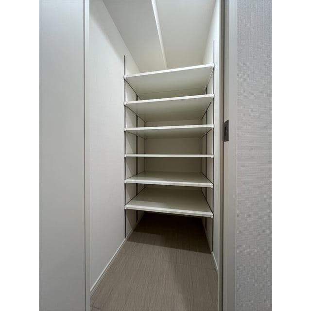 Room image 12
