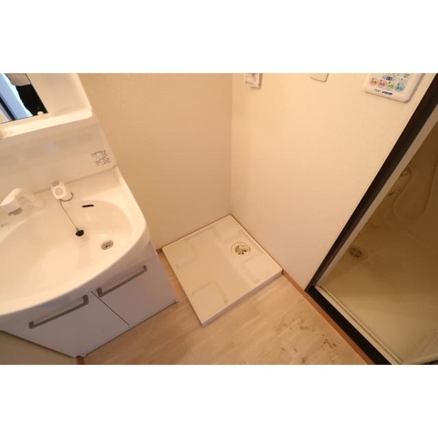 Room image 13