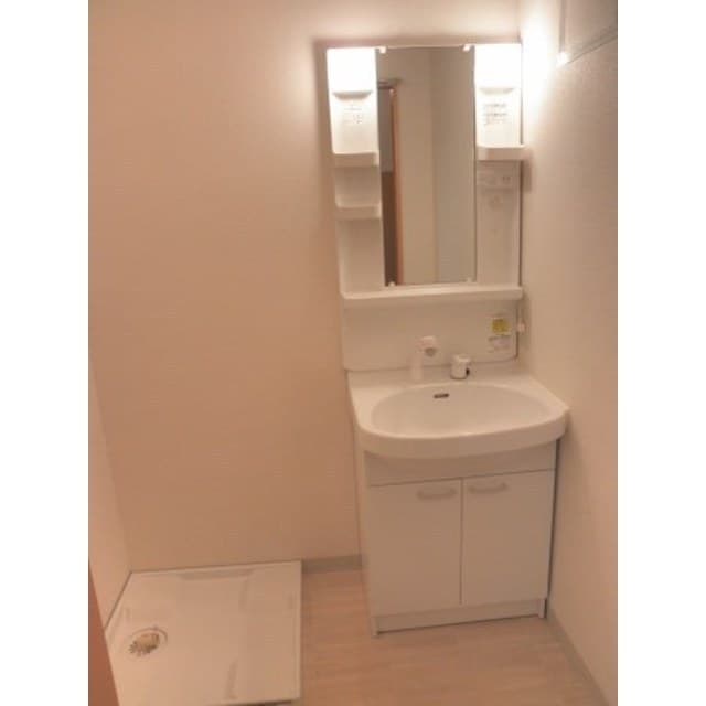 Room image 13