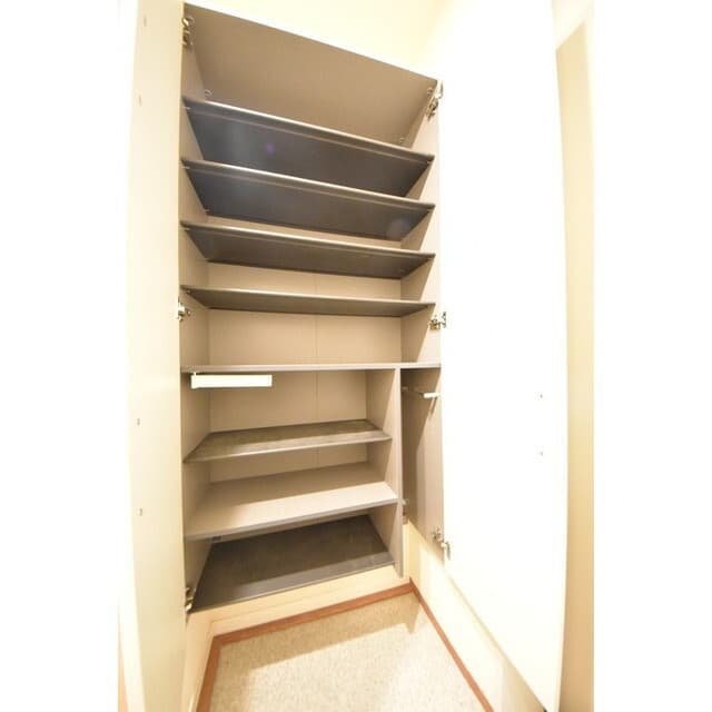Room image 8