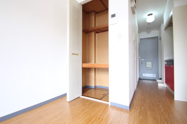 Room image 13