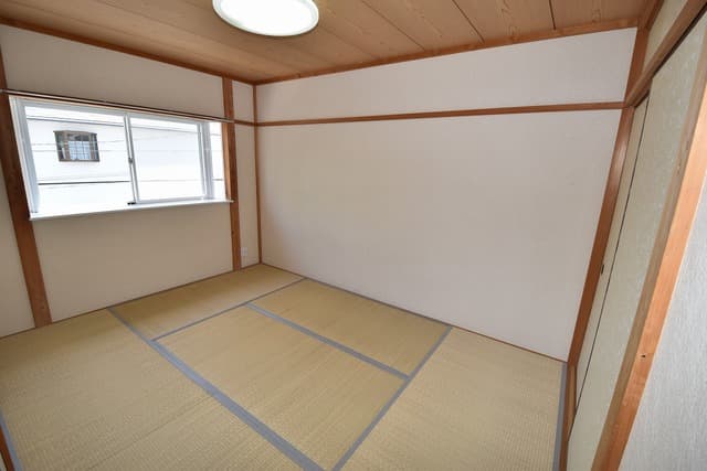 Room image 14