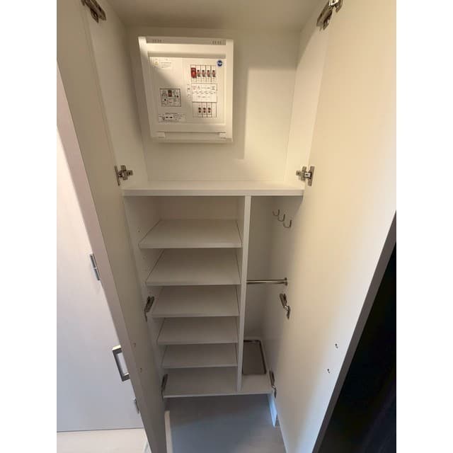 Room image 8