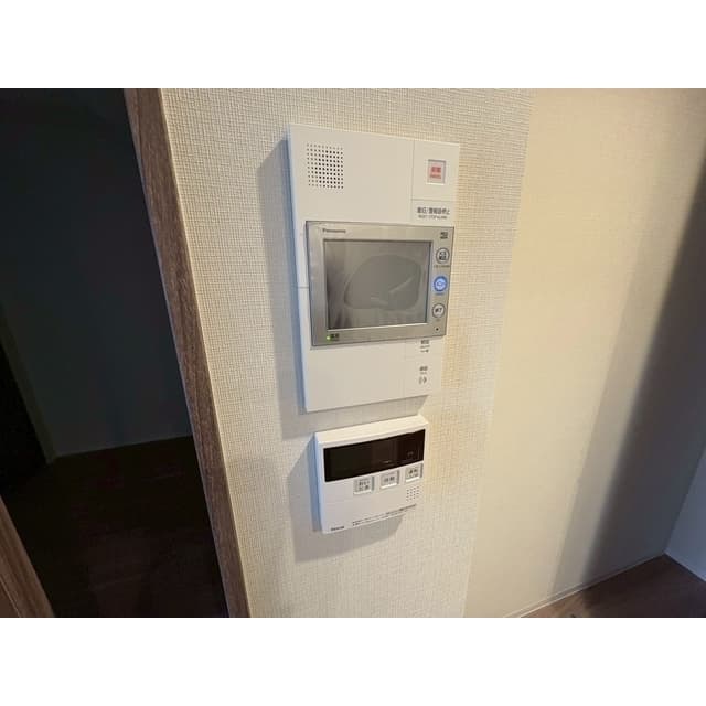 Room image 15