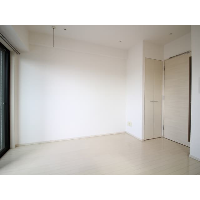 Room image 16