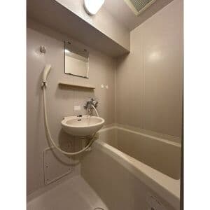 Room image 9