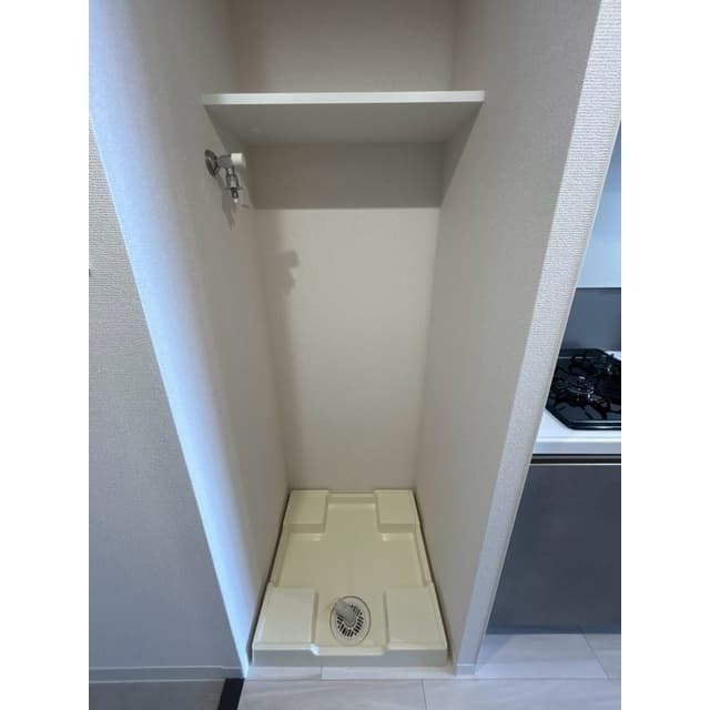 Room image 8