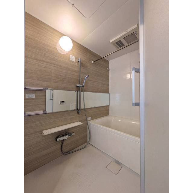 Room image 14