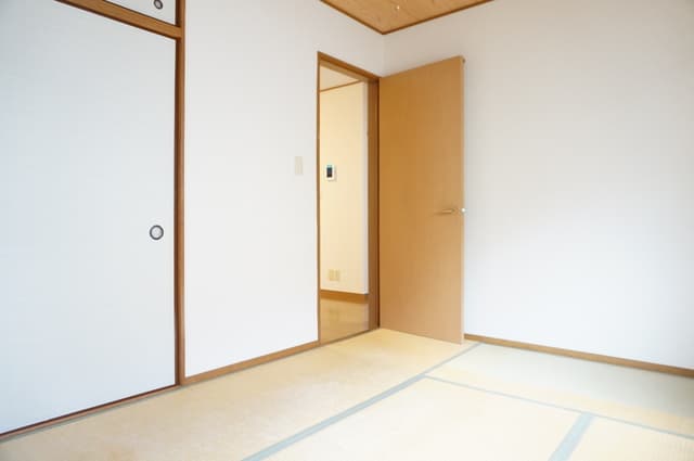 Room image 16