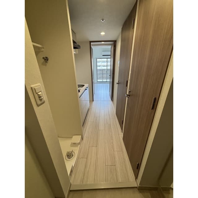 Room image 8