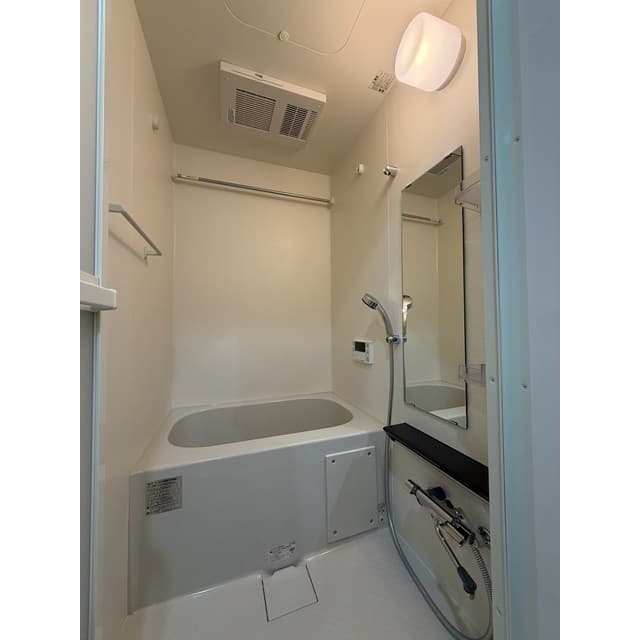 Room image 10