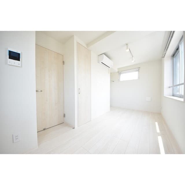 Room image 15