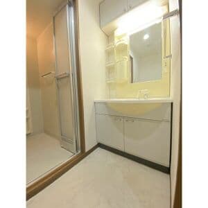 Room image 10