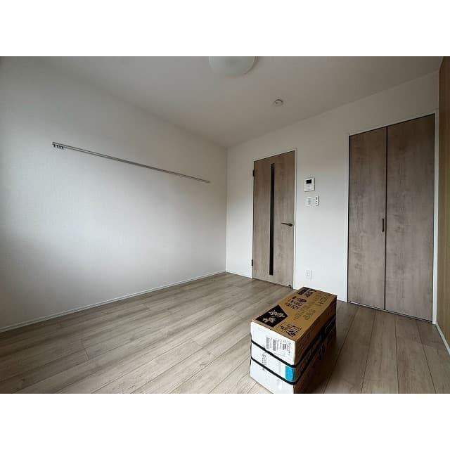 Room image 8