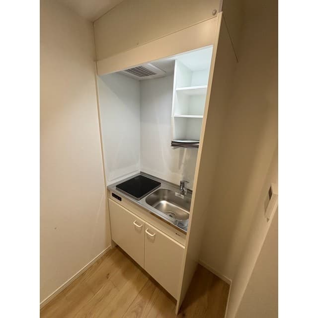 Room image 9