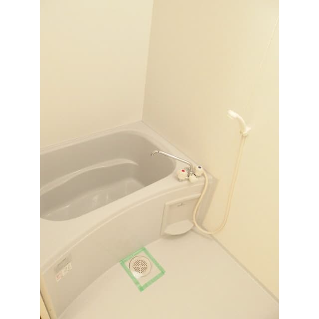 Room image 10