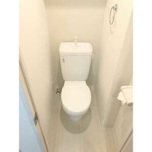 Room image 8
