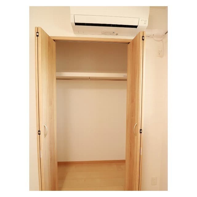 Room image 15