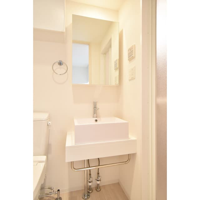 Room image 12