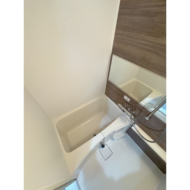 Room image 10