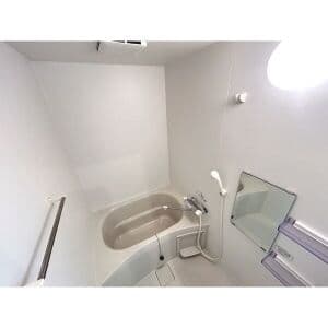 Room image 15