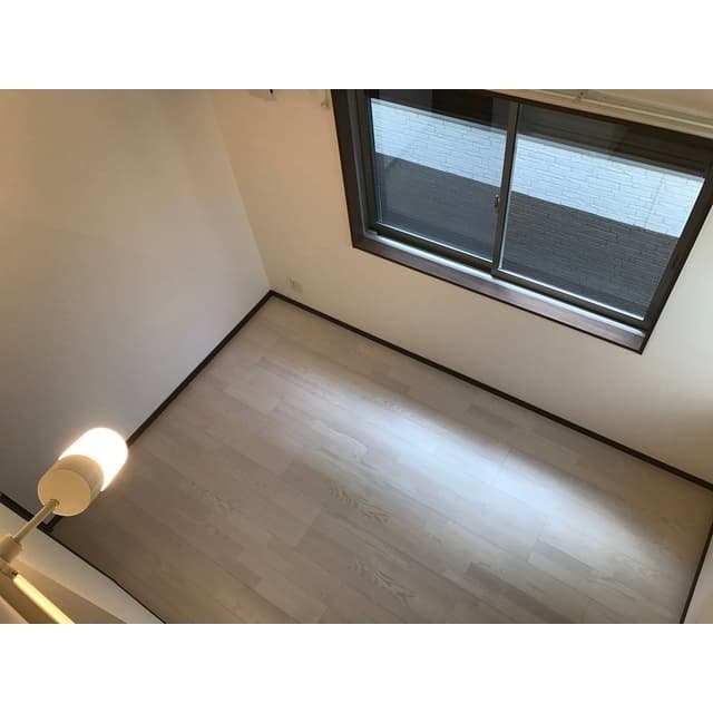 Room image 15