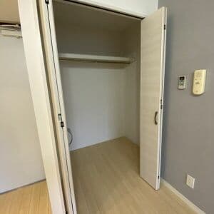 Room image 16
