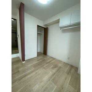 Room image 15